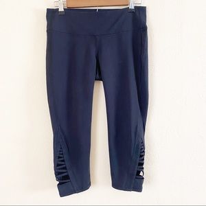 ATHLETA Quest Chaturanga Capri Leggings